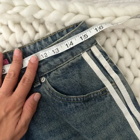 NWOT Edikted Blue Washed Low Rise Bow Ribbon Baggy Jeans - Picture 5 of 11